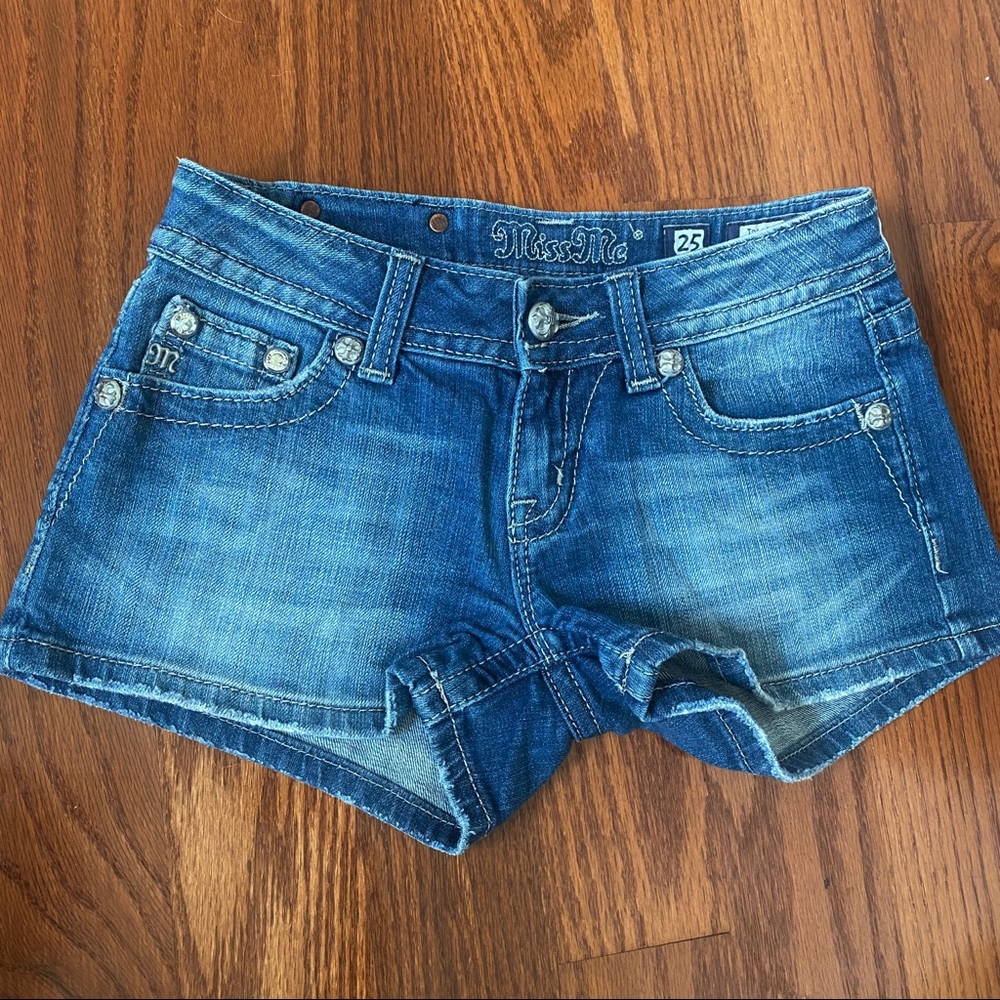 Miss Me jean shorts with rose stitched pockets